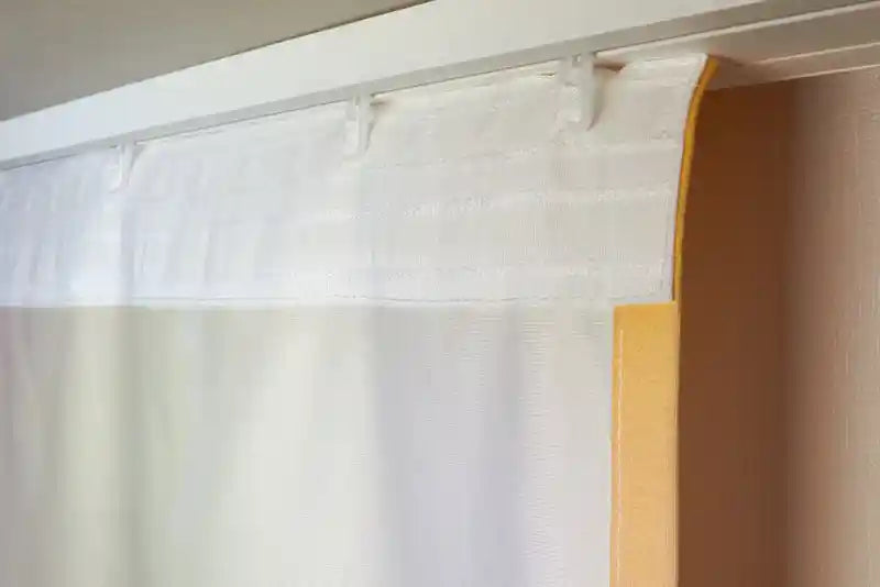 Fotogardine mit glatten Kräuselband