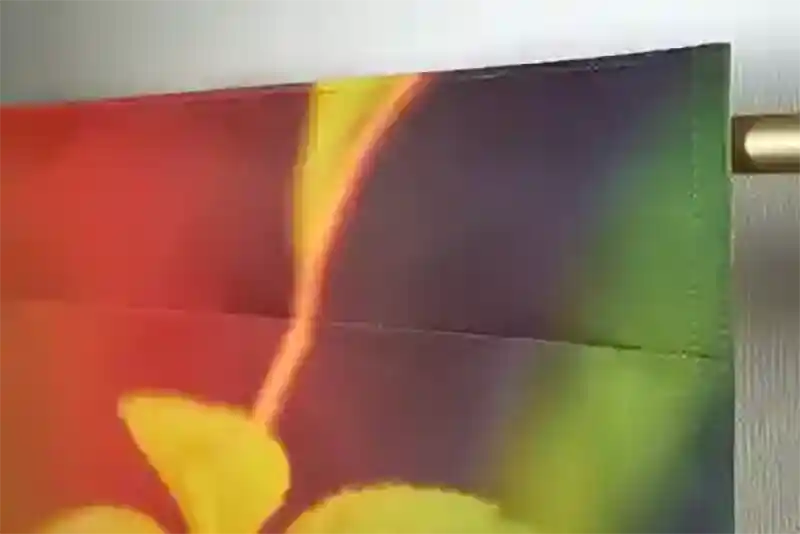 Foto Gardine mit verdeckten Schlaufen