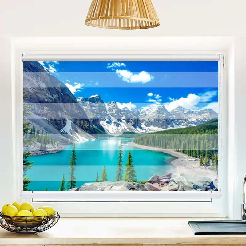 492667171 Moraine Lake Bergsee
